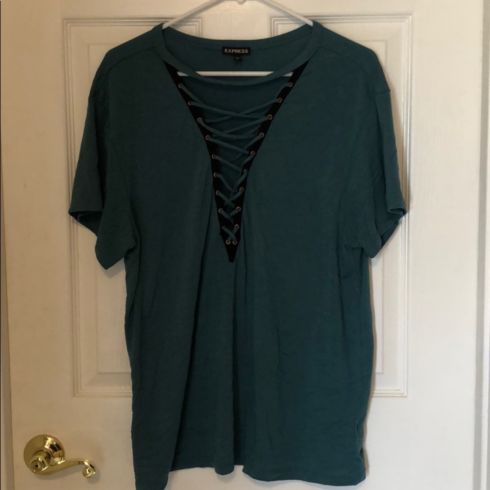 Large Express Deep V-neck Lace up short sleeve tee